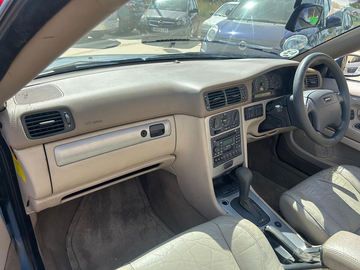 VOLVO C70 CONVERTIBLE 2.0 T AUTO LPG SPANISH RHD IN SPAIN 131000 MILES 2005